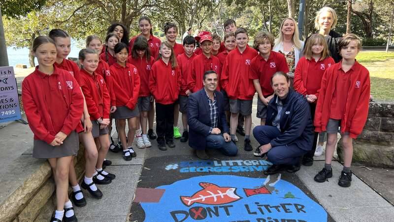 Como PS students and teachers showed Sutherland Shire Mayor Pesce and Scott Reyes from Georges Riverkeeper the artworks they help design